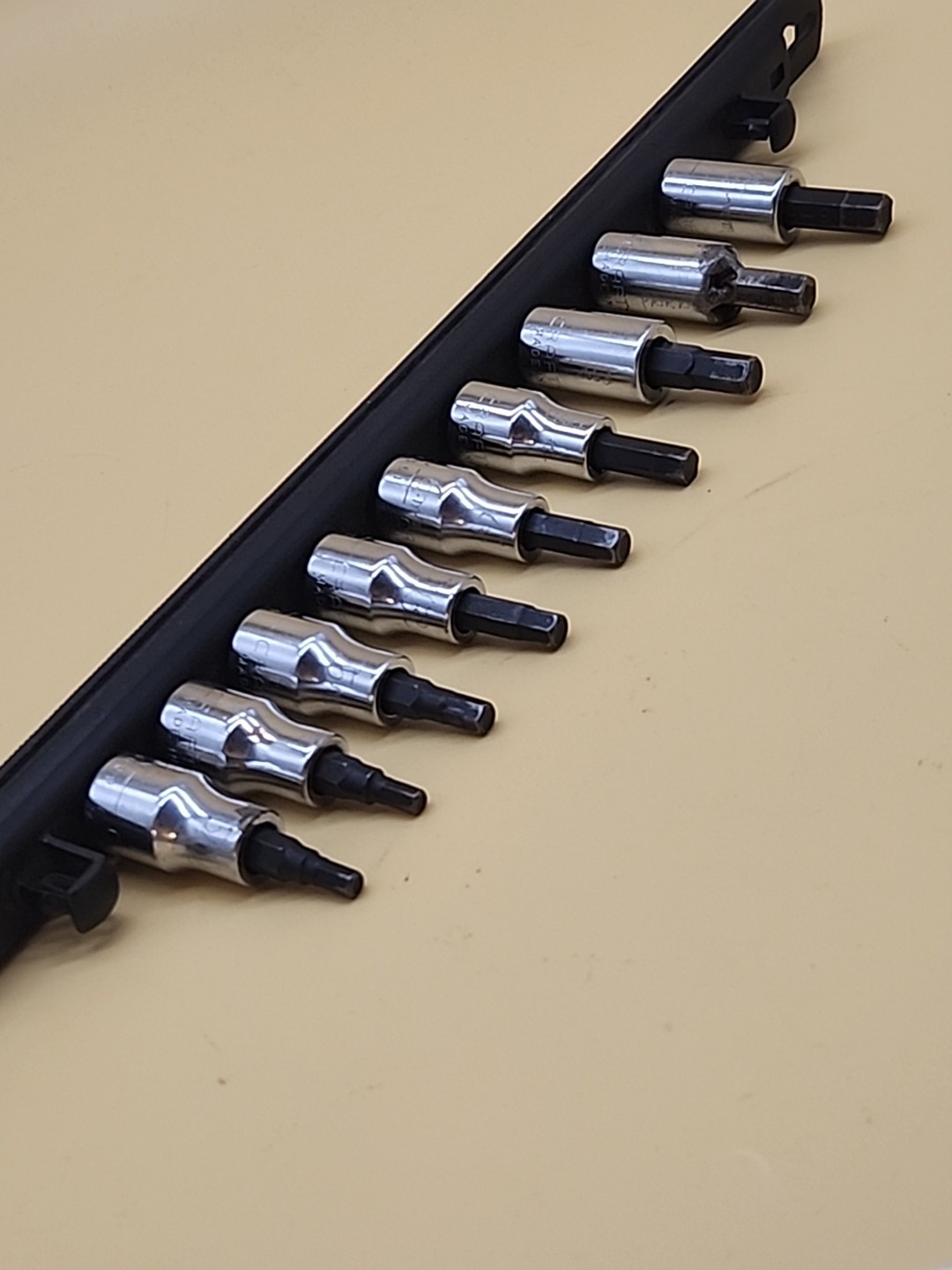 CRAFTSMAN Tools Hex Bit Socket Set, 3/8″ Drive SAE 9pc USA