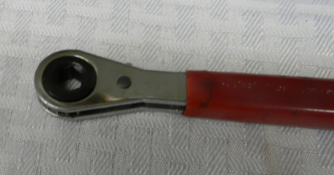BLUE-POINT 5/16″ SIDE TERMINAL BATTERY RATCHETING WRENCH 9-3/4″ LONG #YA249L