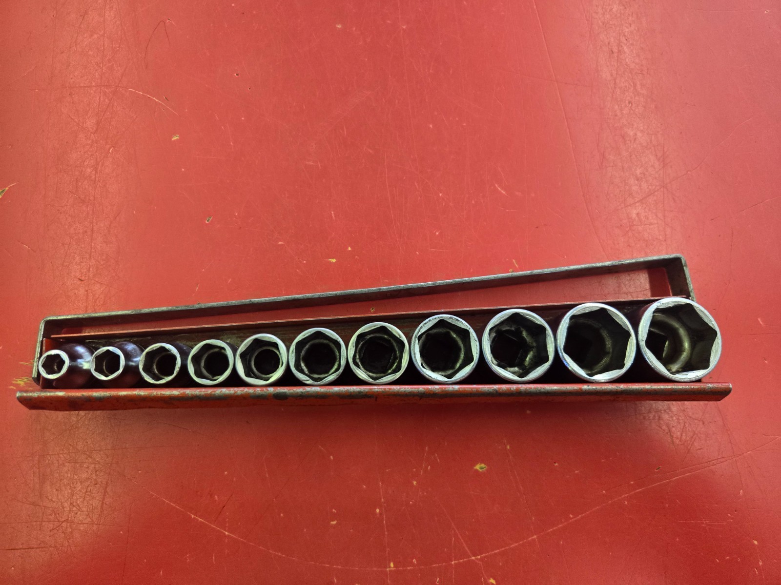 Snap-On USA [FS281-FS081] 11-Pc. 7/8″-1/4″ 3/8″-Drive 6-Point Shallow Socket Set