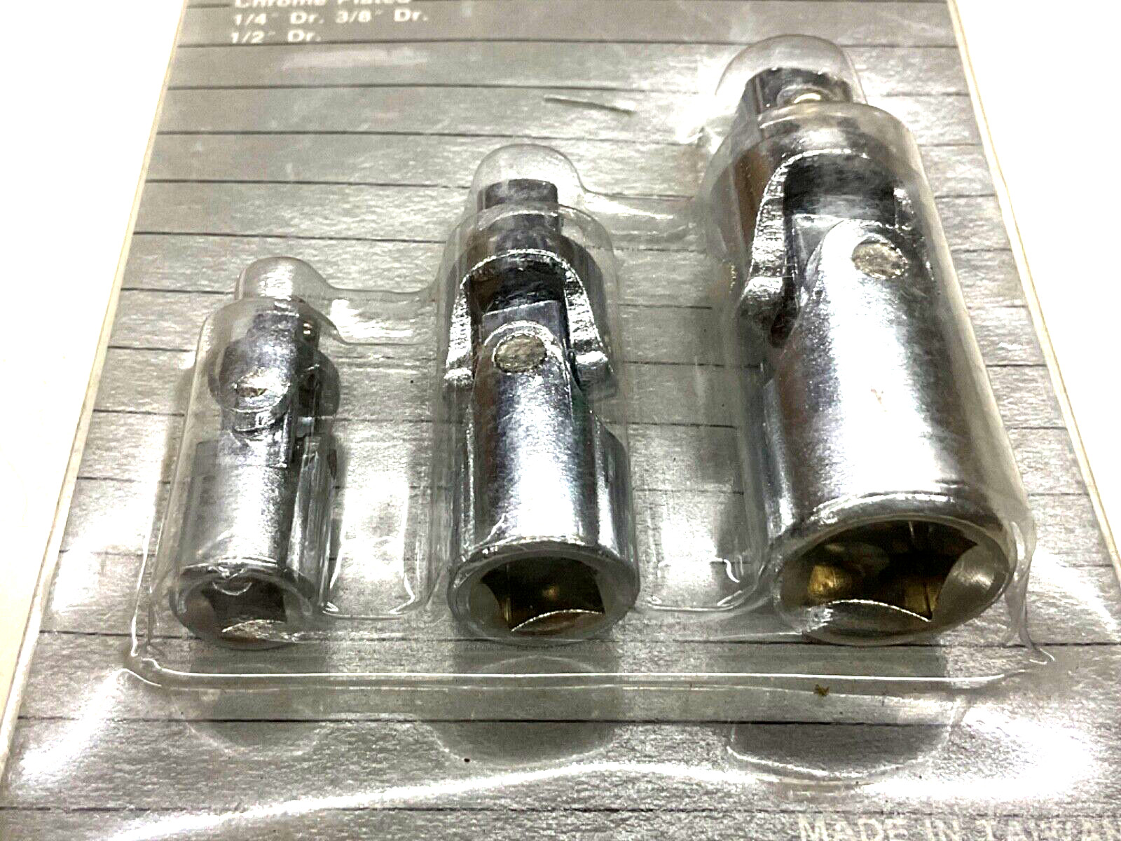 COSMO TOOLS 3-pc. SOCKET UNIVERSAL SWIVEL SET, 1/4” 3/8” & 1/2” DRIVE