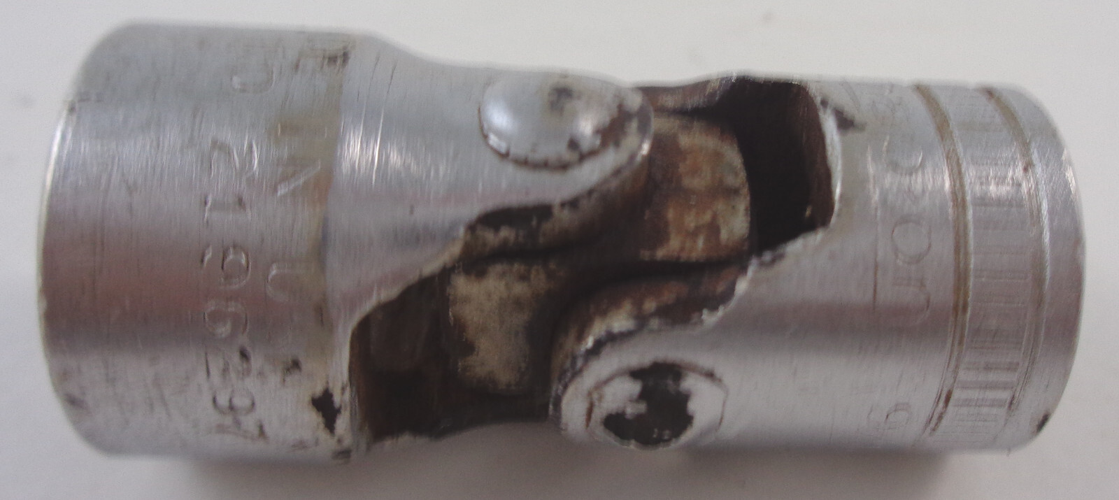 Snap-on USA F18 SAE 3/8″ drive 9/16″ swivel socket: 12 point, underline logo