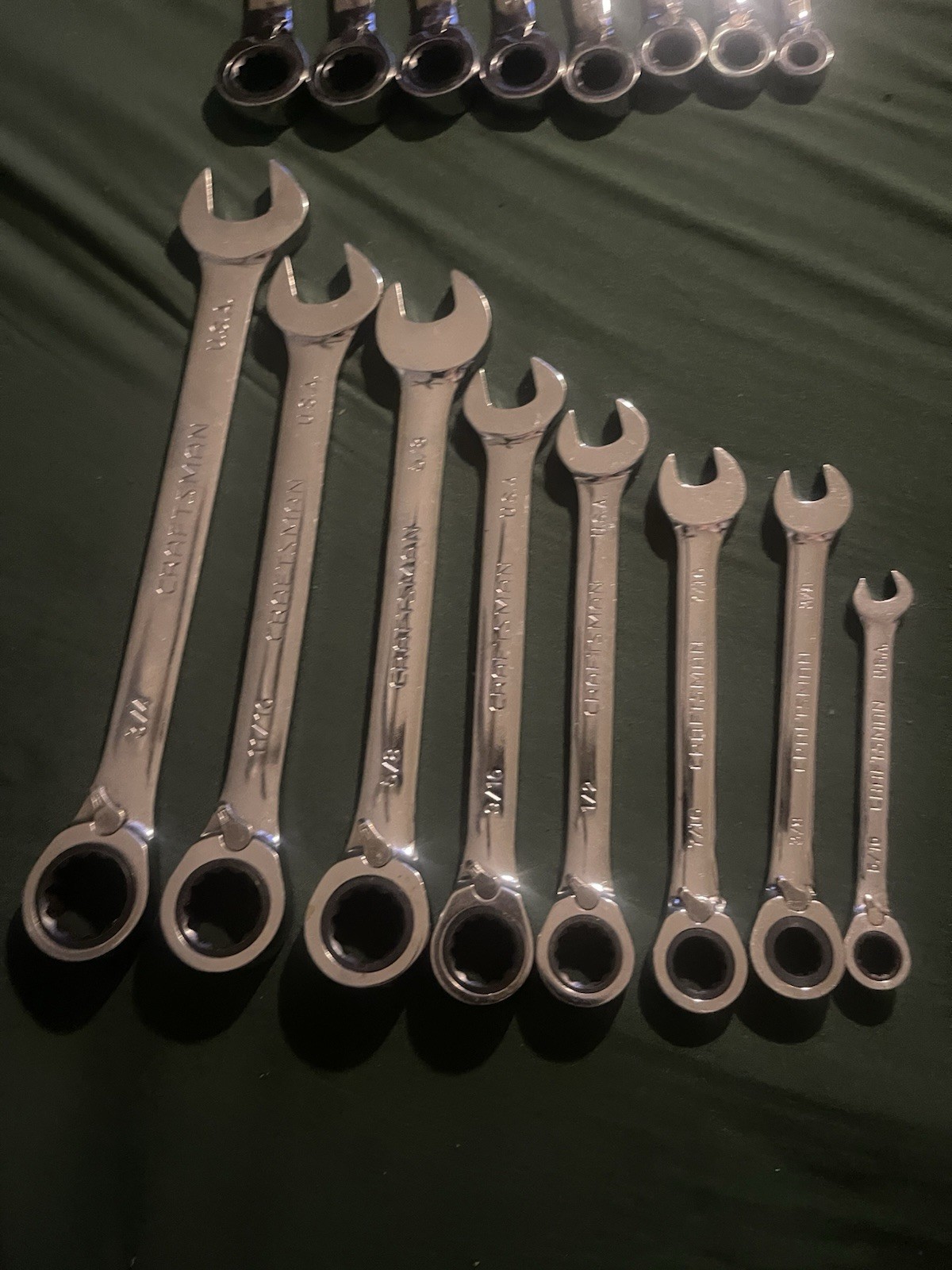 16 Piece Craftman Reversible Rachet Standard And Metric Wrenches