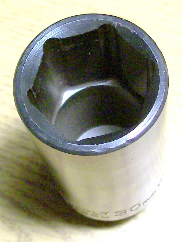 Axle Nut Impact Socket, 30mm 6-Point, 1/2 Inch Drive, Deep Well Hub 3-1/2″ Long