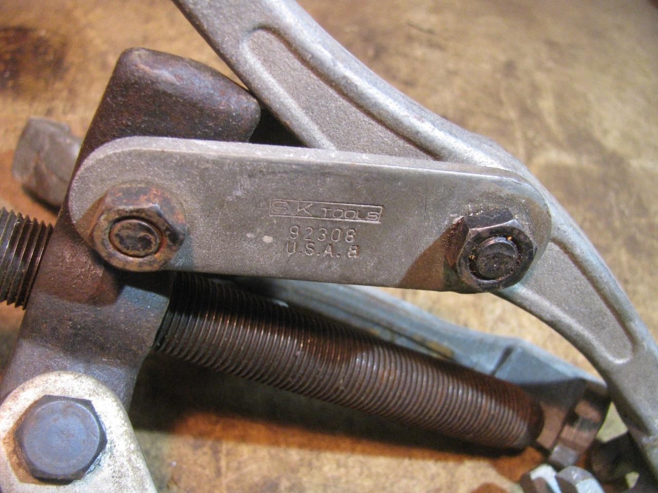 SK Tools 92308 3 Jaw Puller