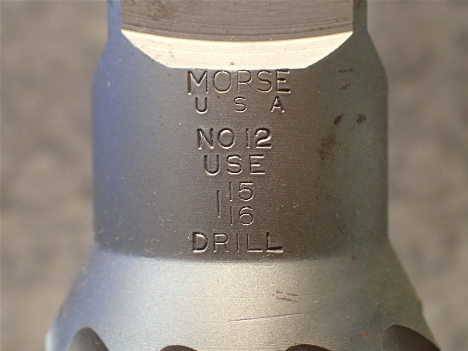 20212 MORSE Size 12 Screw Extractor 1-7/8″ to 2-5/16″, Drill 1-5/16″, 6″ L BN52