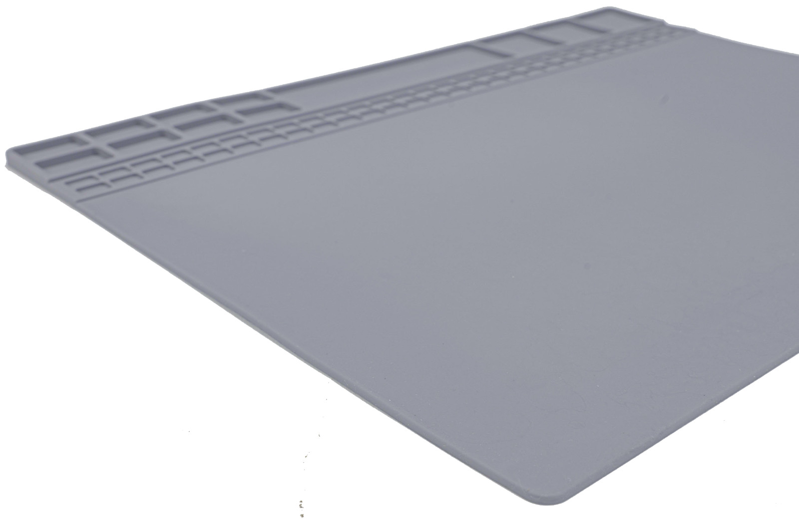 TrackPack – RC Raceworx Worx Pit Mat in Black & White + MAX Guard Soldering Mat