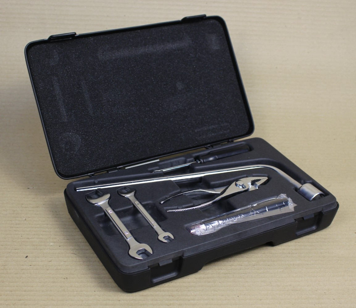 Lexus Ls430, Ls400 Emergency Lug Wrench Toyota OEM Tool Kit