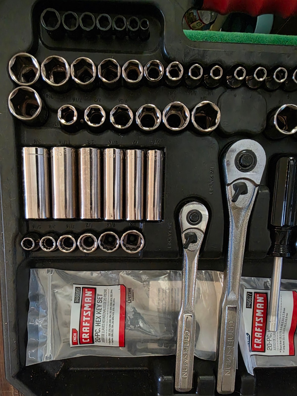 Craftsman 154 pc. socket set SAE/Metric sizes complete with case
