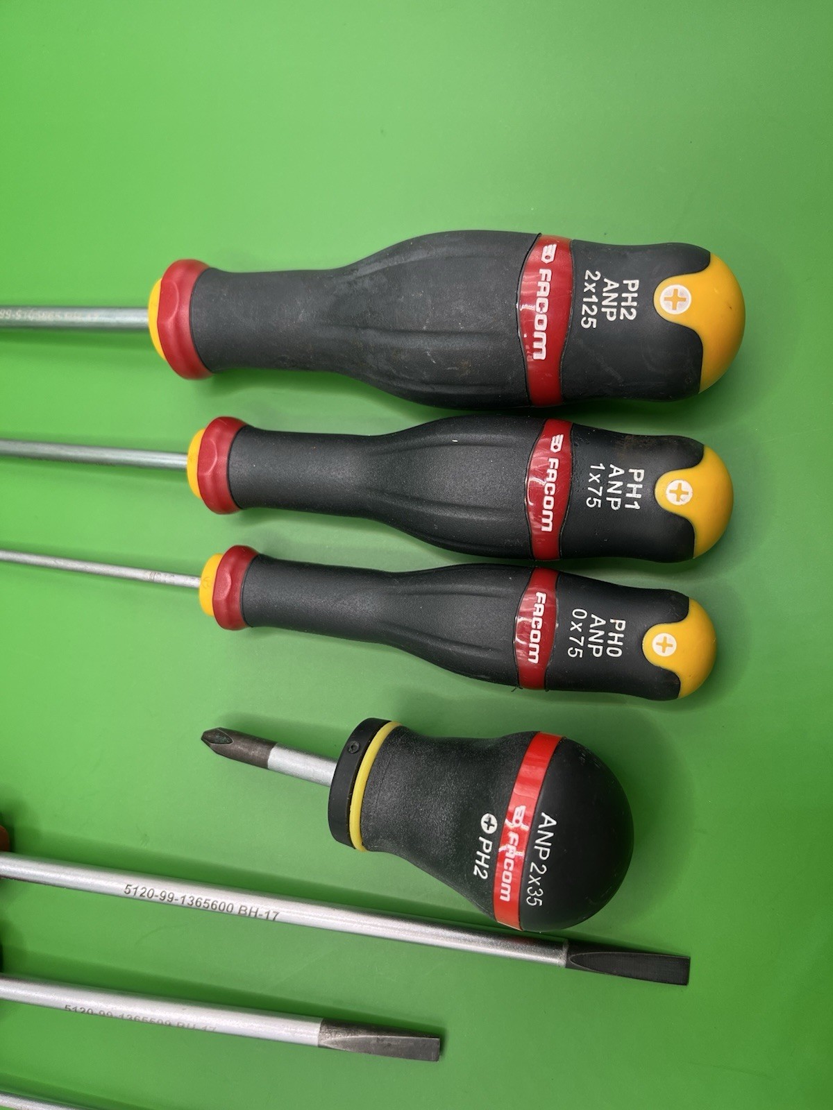 Facom 7 Piece Slotted and Phillips Screwdriver Set VGC