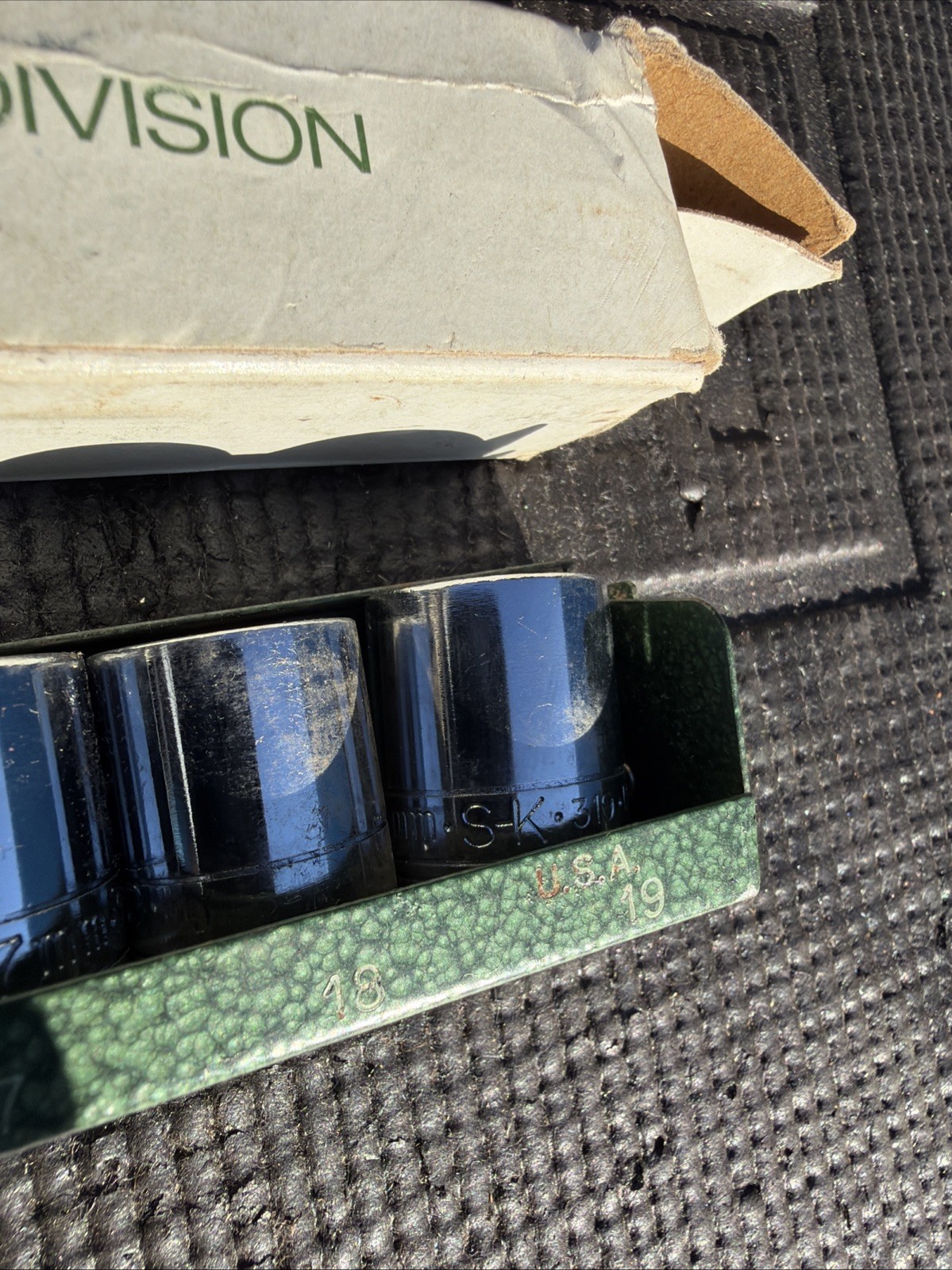 Rare SK Dresser Tools “No. 13” Socket Set Metric 3/8” 13pcs W Metal Tray 7-19mm