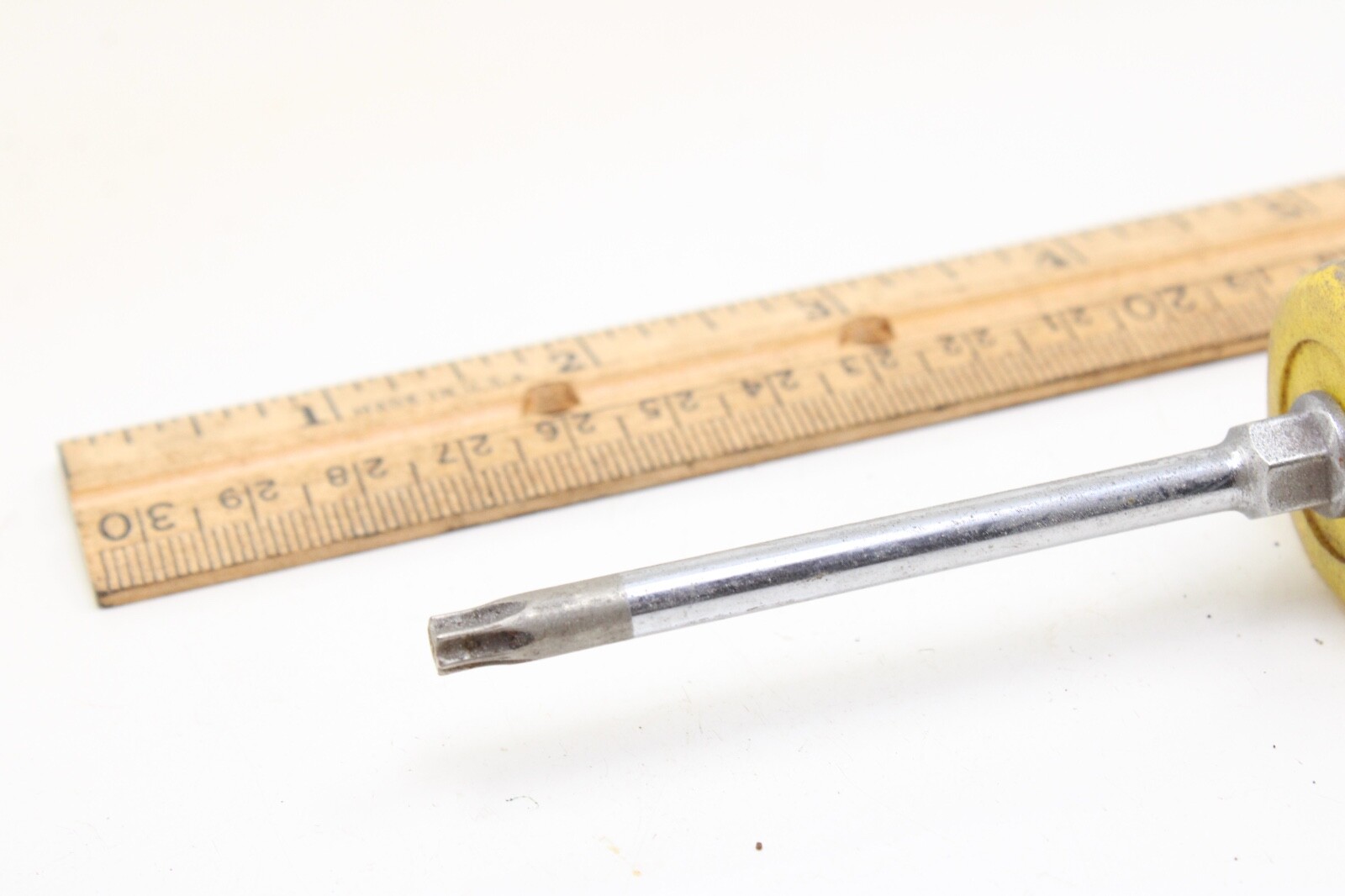 Snap-on SDTX327 T27 Torx 3″ Yellow Hard Handle Screwdriver USA