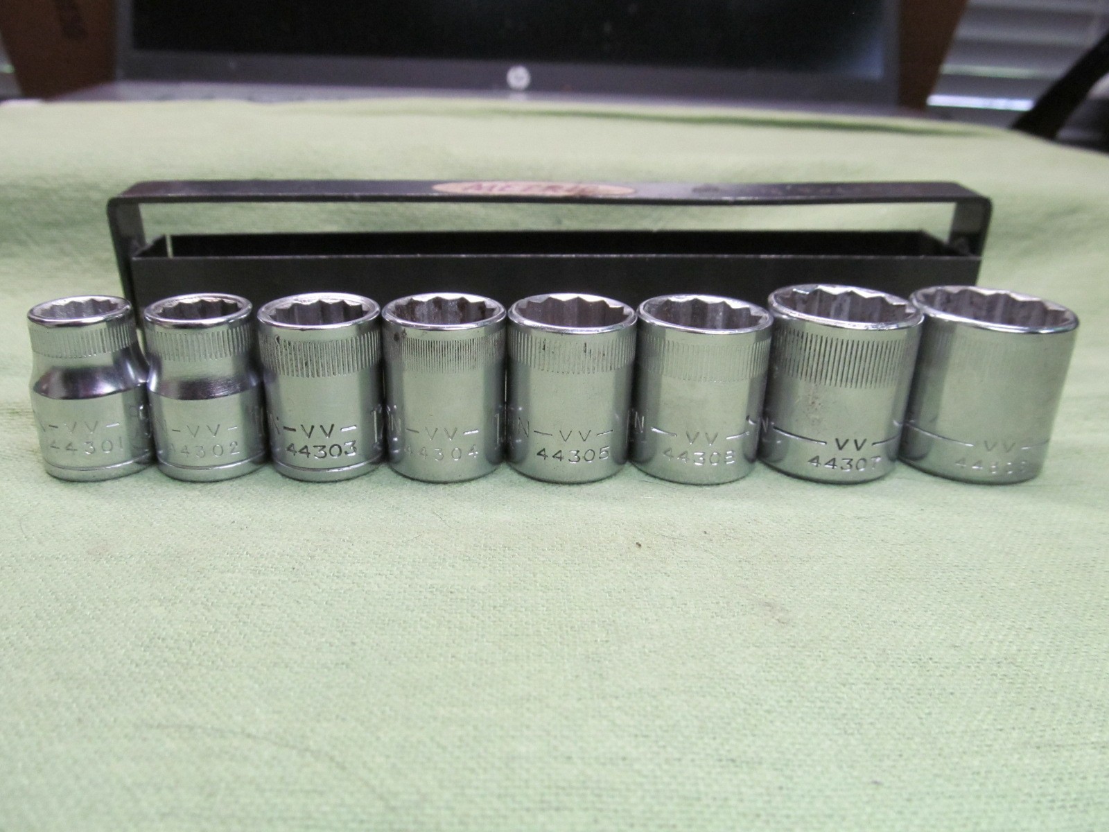 Vintage Craftsman USA 3/8″ drive METRIC Socket Set – 9mm-19mm – 12pt Sockets