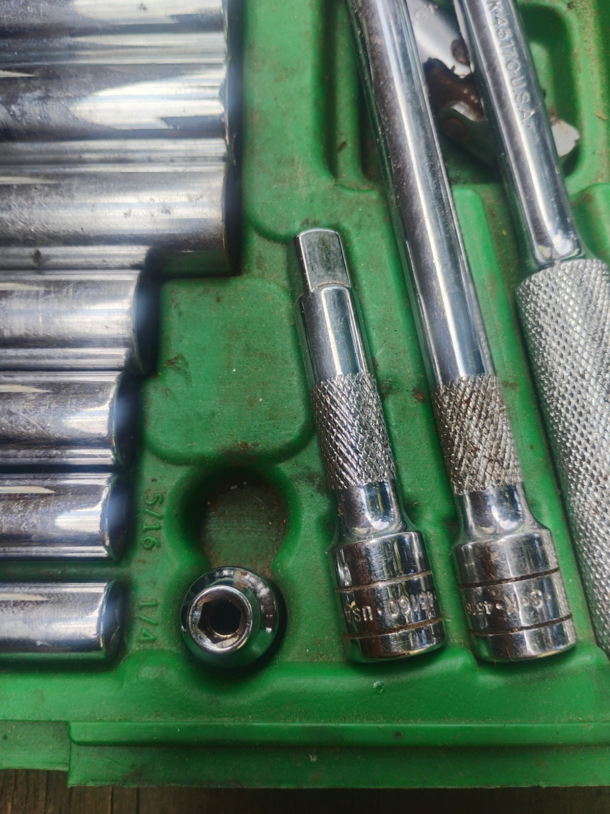 Incomplete Set – SK Tools USA 94547 Standard & Metric 3/8″ Drive Socket Set