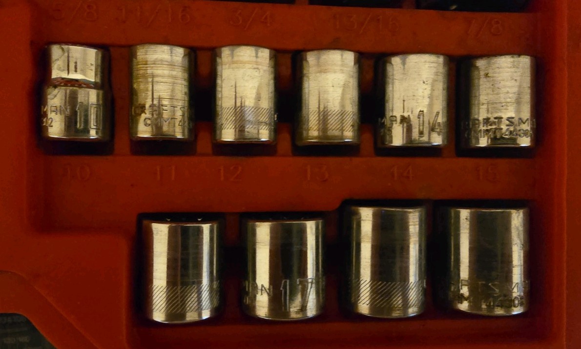 Craftsman 1/4 Socket Set 40 Pieces Includes Assorted Sockets Tubes and Case Used