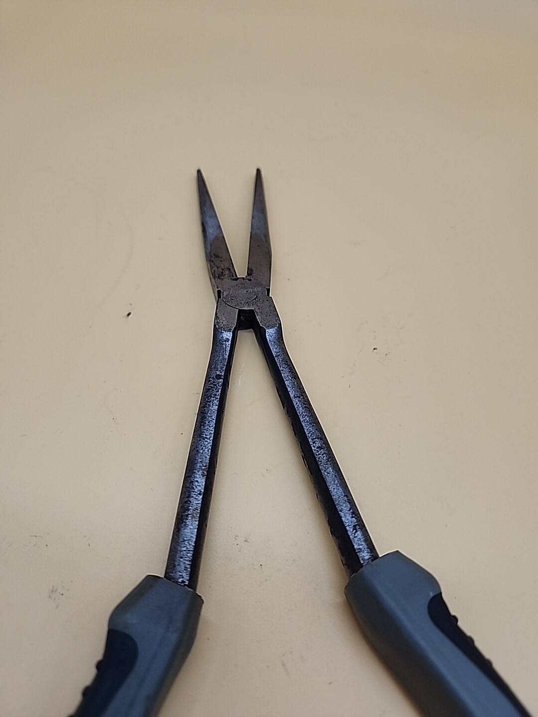 PRO GRADE 15220. Long Extended Reach Needle Nose Pliers Green 11” Handle