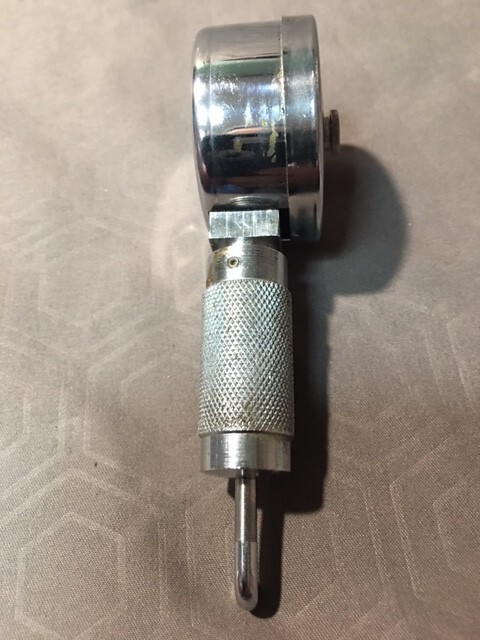 Kent-Moore #J-9661-1, 0-20 ounces 1 1/2″ pull gauge with red resettable marker