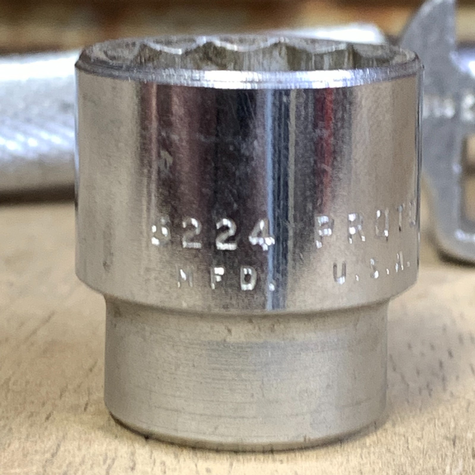 Nice – PROTO 5249 3/8″ drive ratchet & 3 Sockets & 1 Crows Foot – vintage