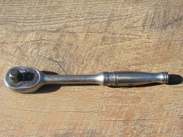 SNAP ON 3/8″ DRIVE F720 CHROME STANDARD HANDLE RATCHET UNDERLINE SILVER BADGE