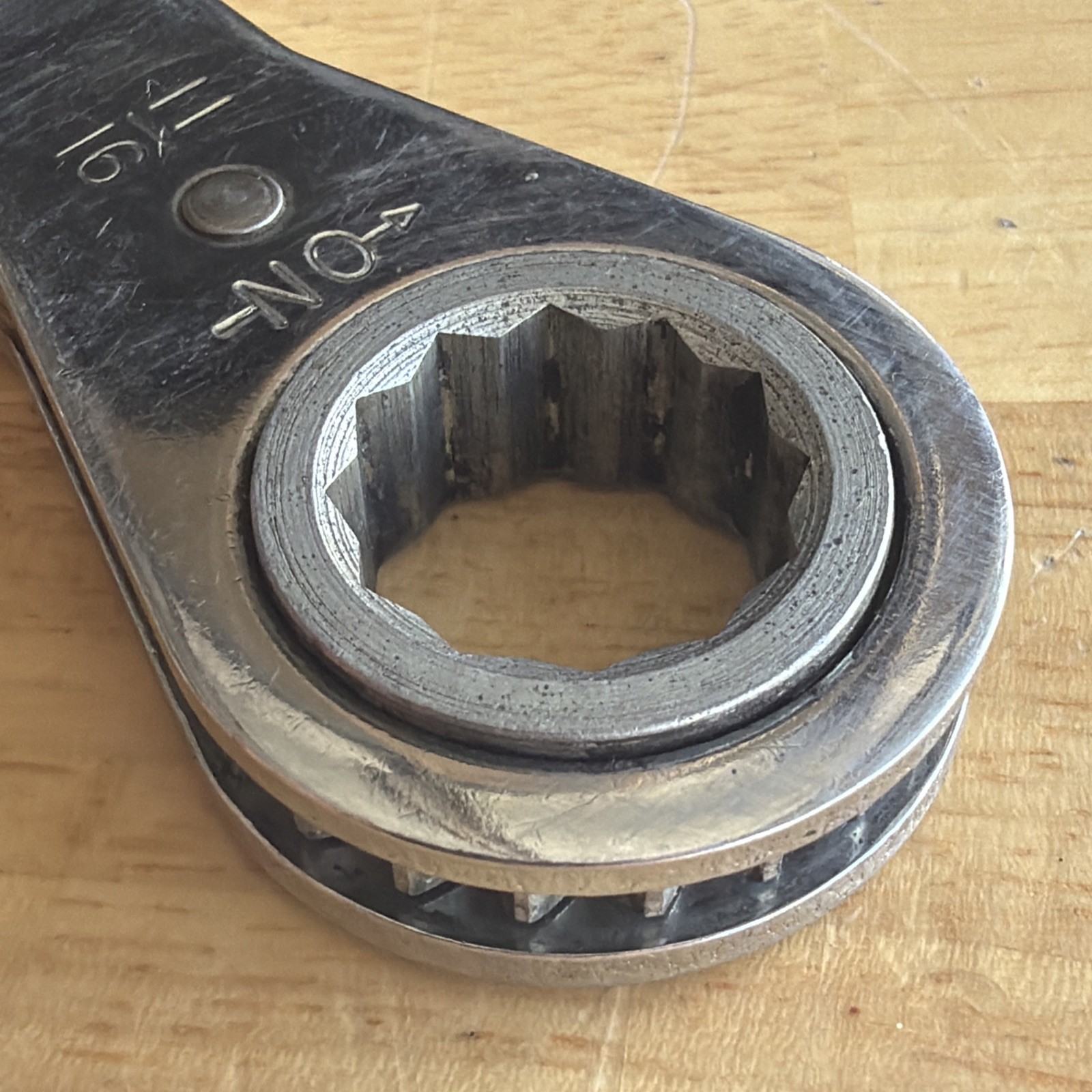 Matco Tools 5/8″ x 11/16″ Ratcheting Box End Wrench 12 Point WR20222 Made in USA