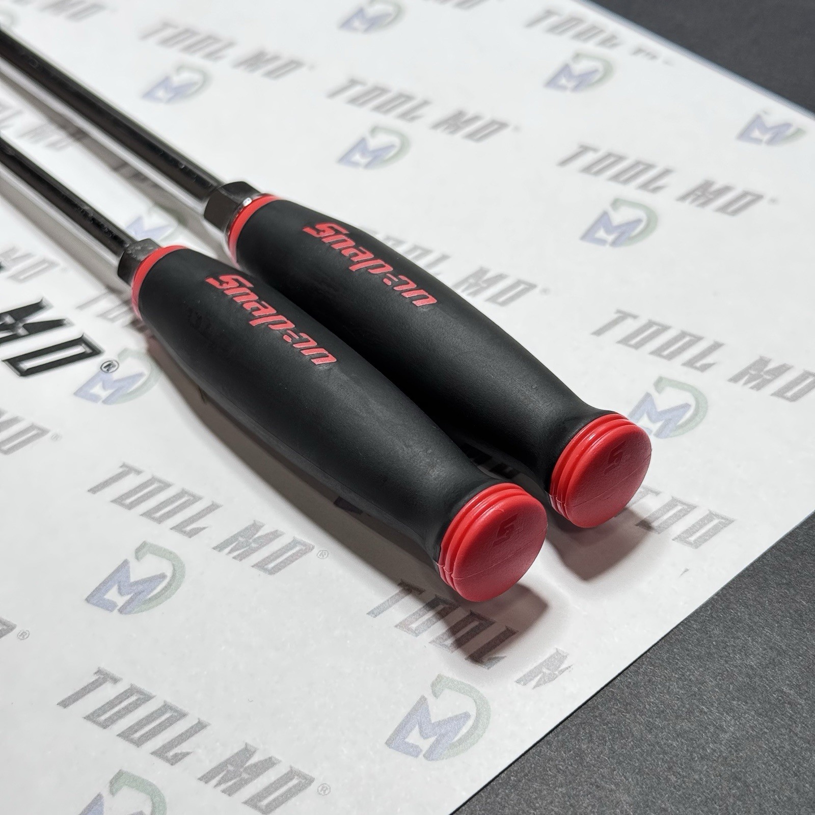 Snap-on Tools NEW 2pc CUSTOM 9-1/2″ Length RED Ratchet Handle Screwdriver Set
