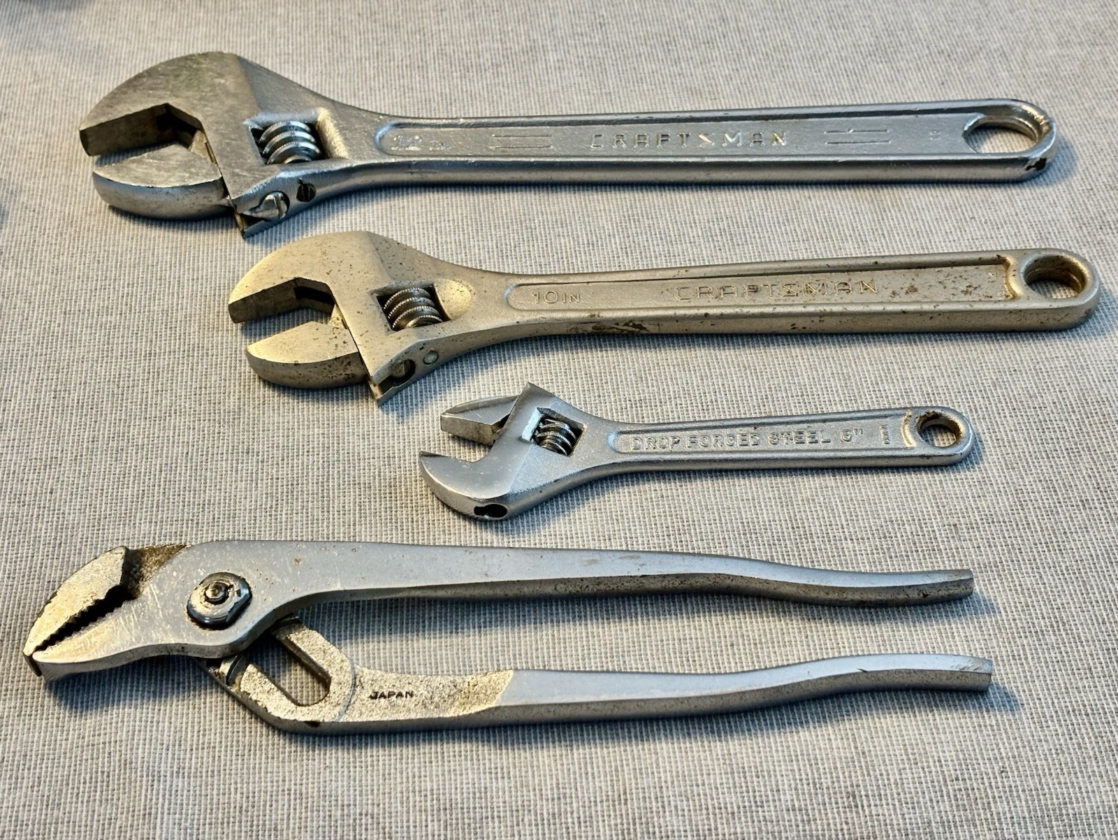 Lot 2 Craftsman Adjustable Wrenches 12-10 1- 6 Companion, 1 Adj Truecraft Pliér