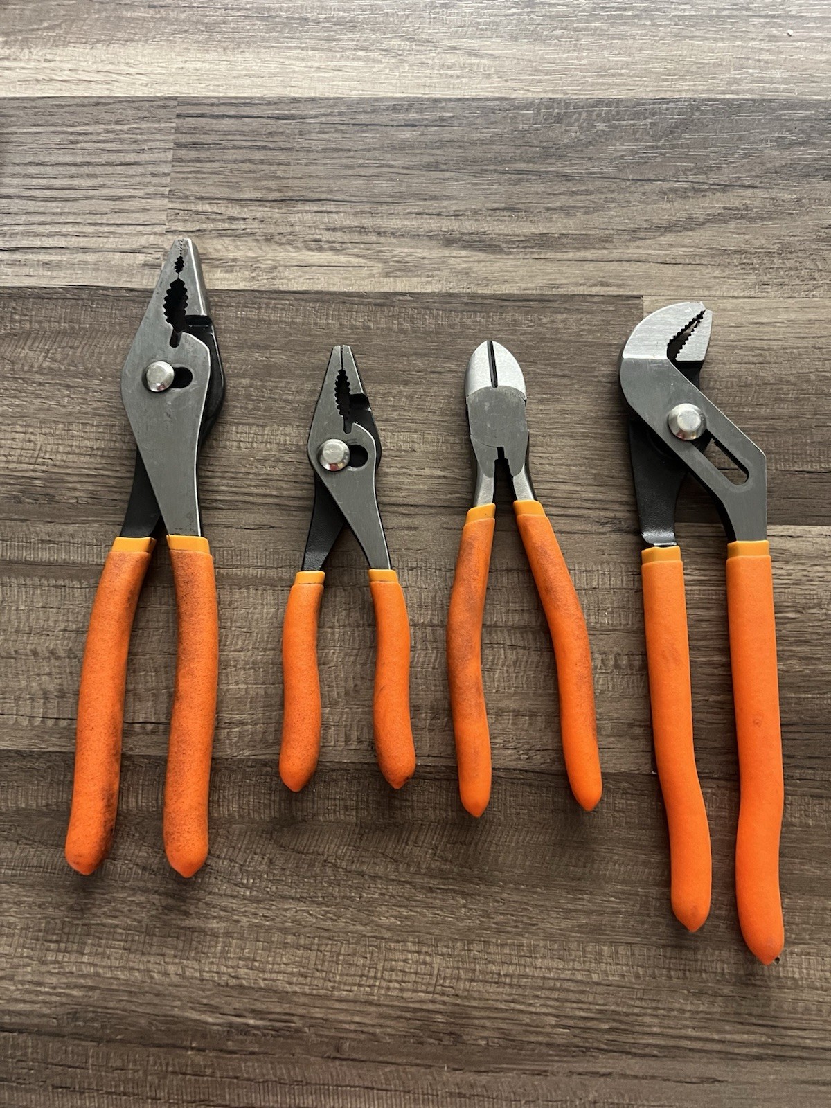 Matco Tools 4 Pc. Universal Plier Set – Orange SPU4M Nice Tools/v