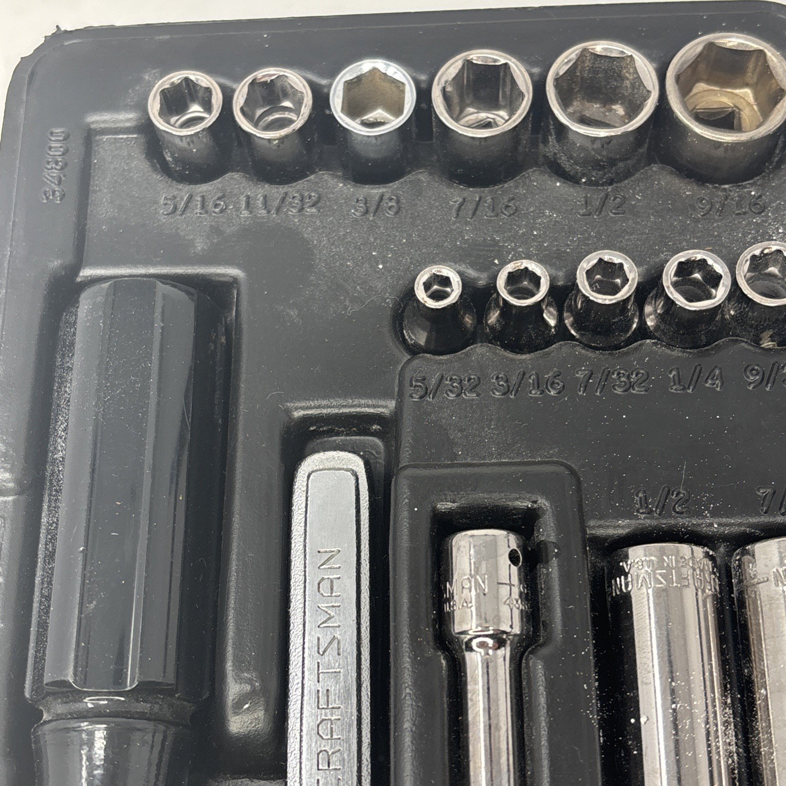 Craftsman 19pc 1/4″ Drive 6pt Socket Set with Plastic Case 9- 34800