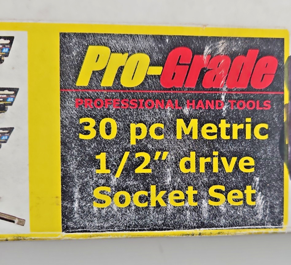 Pro-Grade 19404 0.5 in. Drive SAE Socket Set in Case – 16 Piece