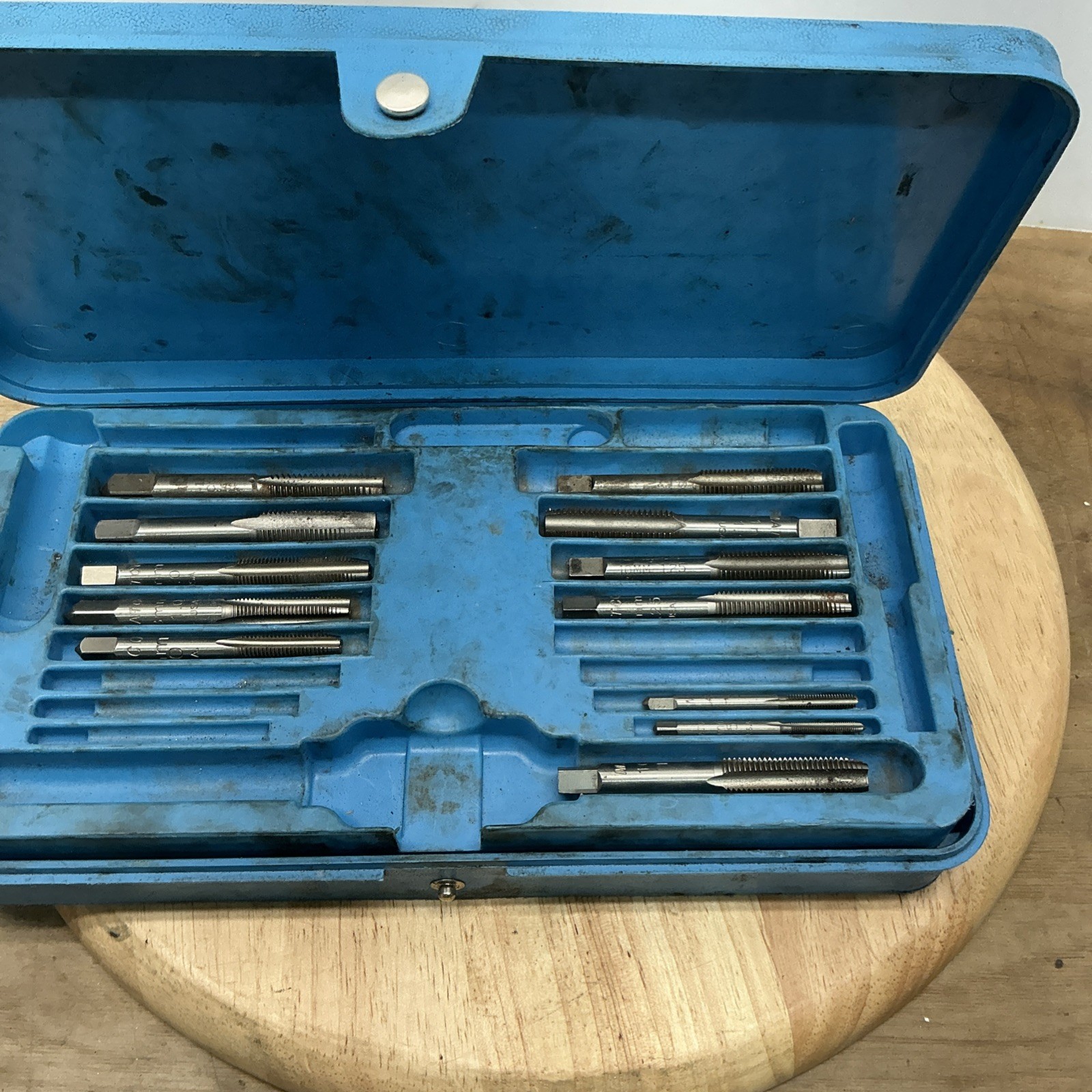 Matco tools. Metric tap and die super set no 6312. (F)