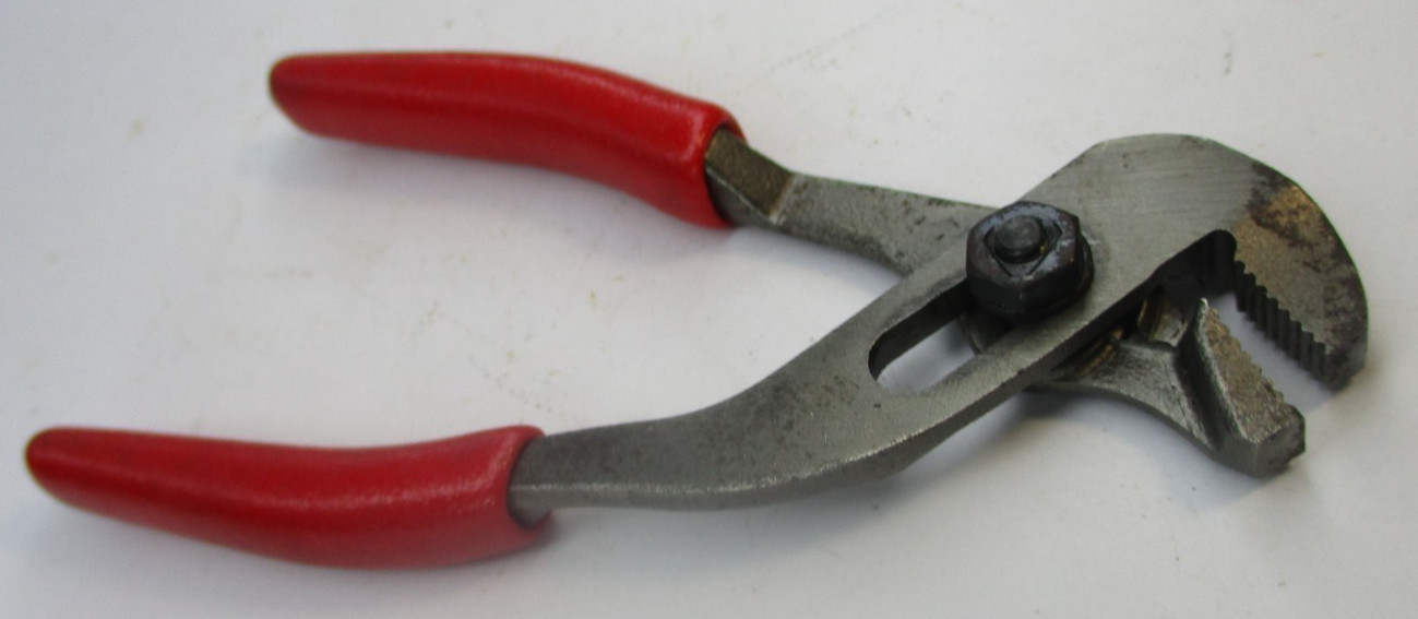 Snap on AWP45 5″ Adjustable Joint Tongue & Groove Pliers Red Cushion Grip USA