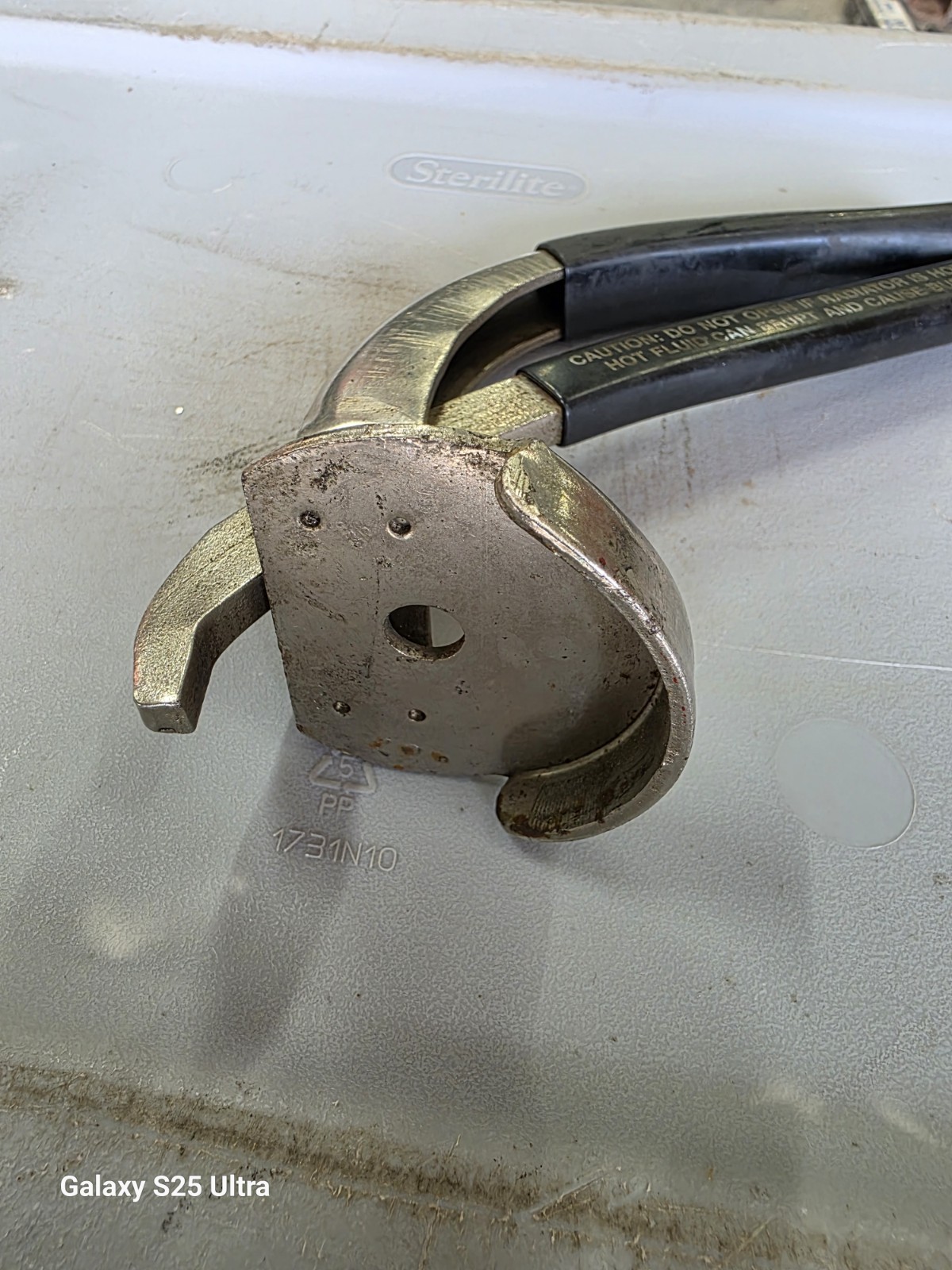 BluePoint Radiator Cap Pliers YA2090 Removal