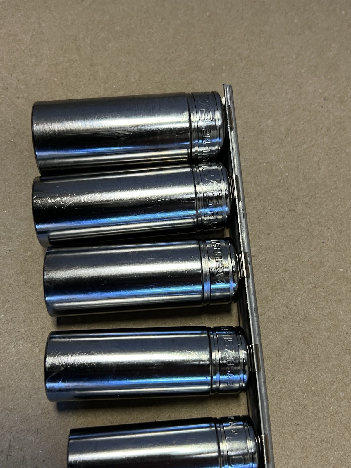 CAT/ Snap-On USA 3/8” Drive Deep Chrome SAE 9 Piece 6-Point Socket Set 3/8”-7/8”