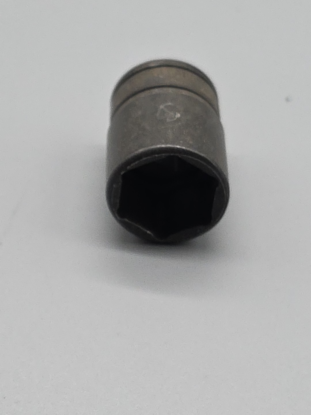 Snap On Tools GFS201 3/8 Dr 12Pt SAE 5/8 Flank Dr Shallow Industrial Socket USA