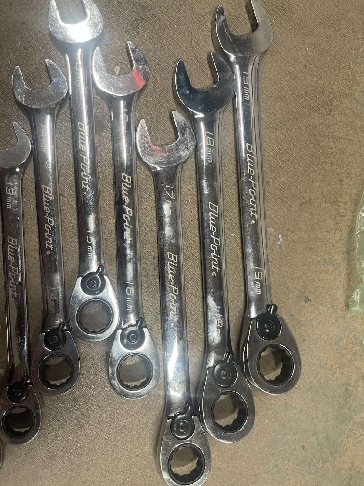 Blue Point BOERM712 12Pc Metric Reversible Ratcheting Combo Wrench Set 8-19mm