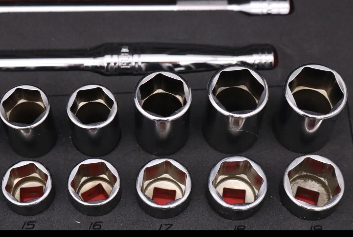 Snap On 51 pc 3/8″ Drive 6 Point Metric SAE General Service Set 251FSMBFR NEW