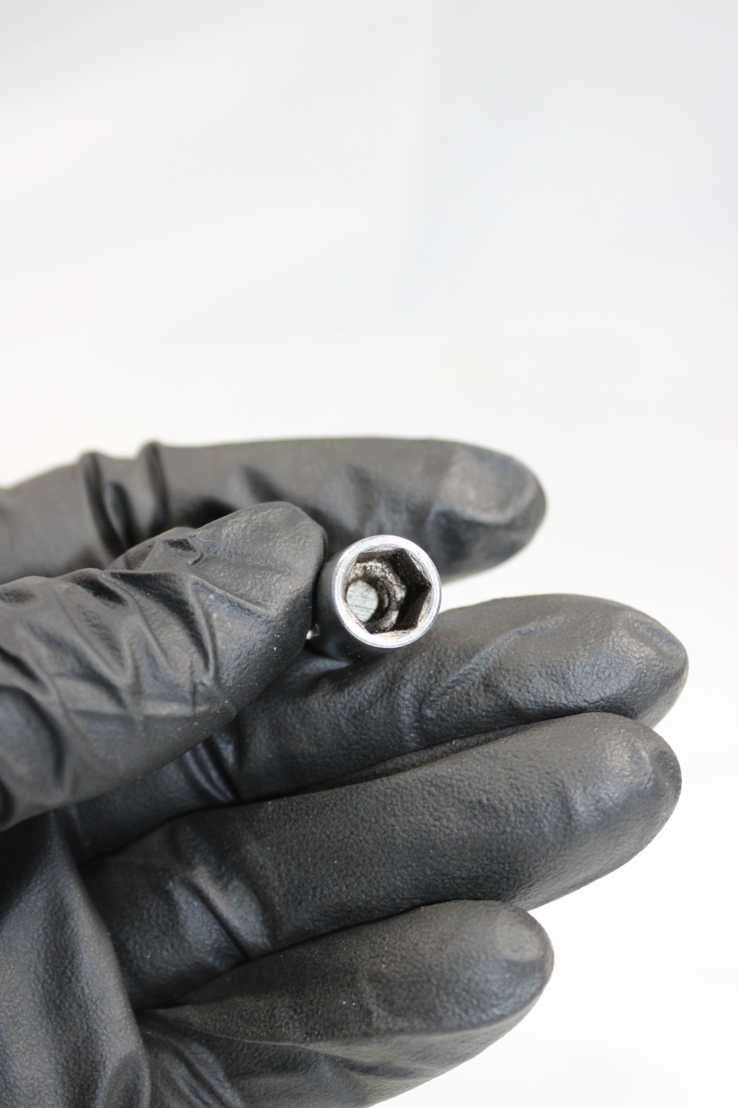 Snap On TMUS101 1/4″ Drive 5/16″ Shallow 6Pt Chrome Universal Socket