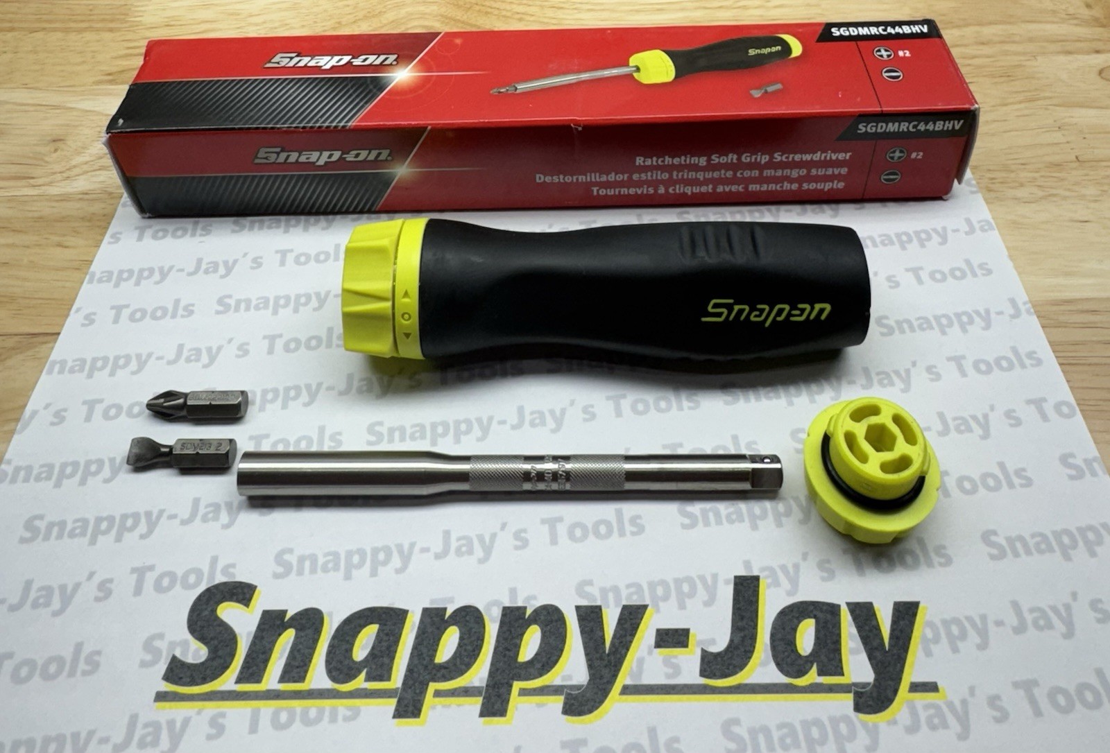 Snap-on Tools NEW HI-VIZ Soft Grip Ratcheting Screwdriver w/ Bits SGDMRC44BHV