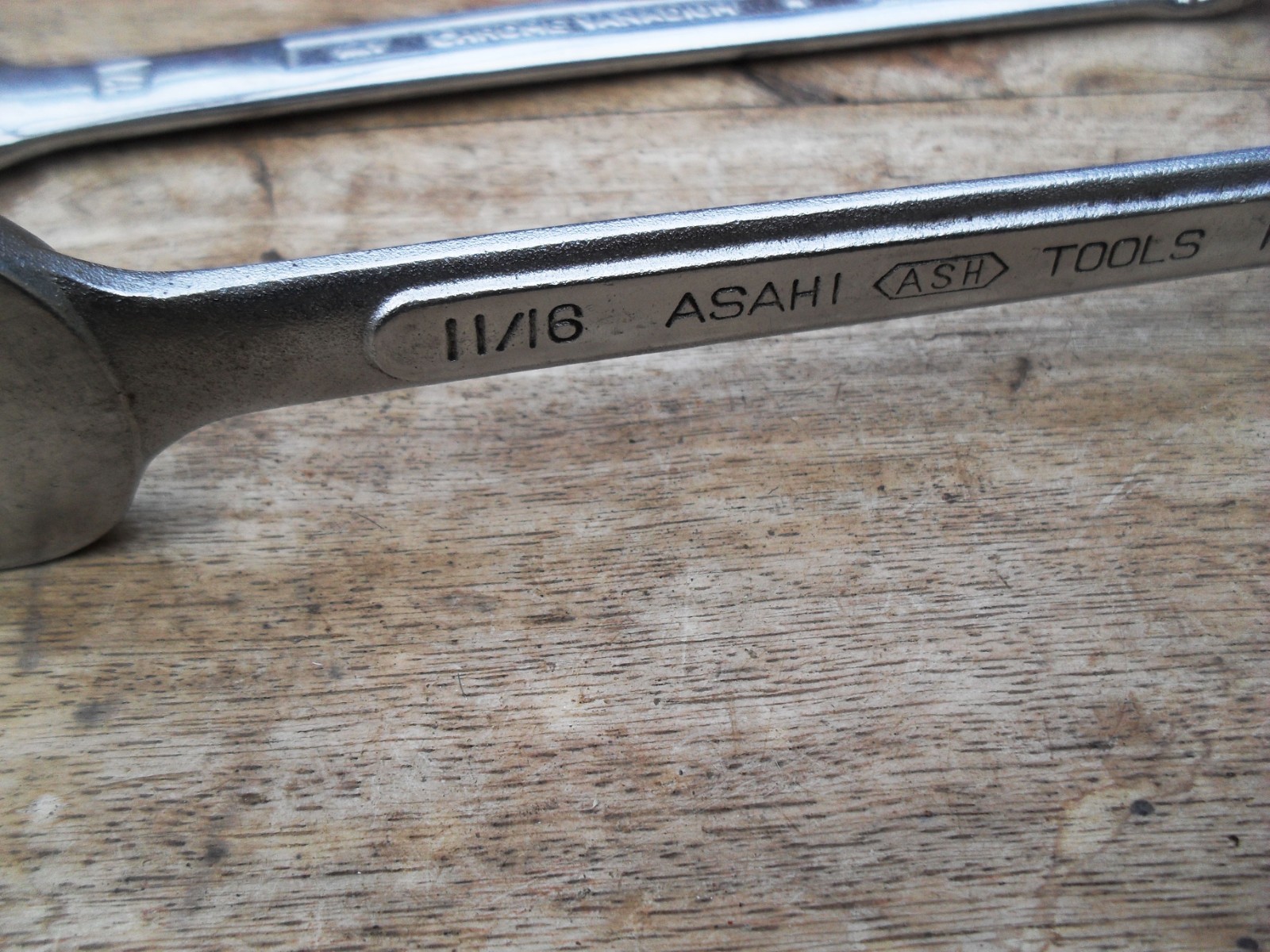 asahi 11/16 AF swivel socket and open ended spanner + draper expert 17mm combi