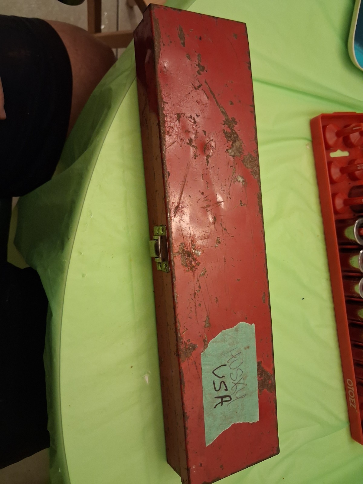 Vintage Husky 32 Pc Socket Set, Flex Ratchet, In Metal Case. All USA SAE/Metric