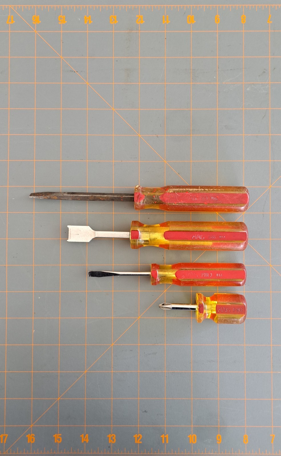 Vtg Mac Tools Lot of 4 Screwdrivers Gasket Scraper Awl Amber Red Handle