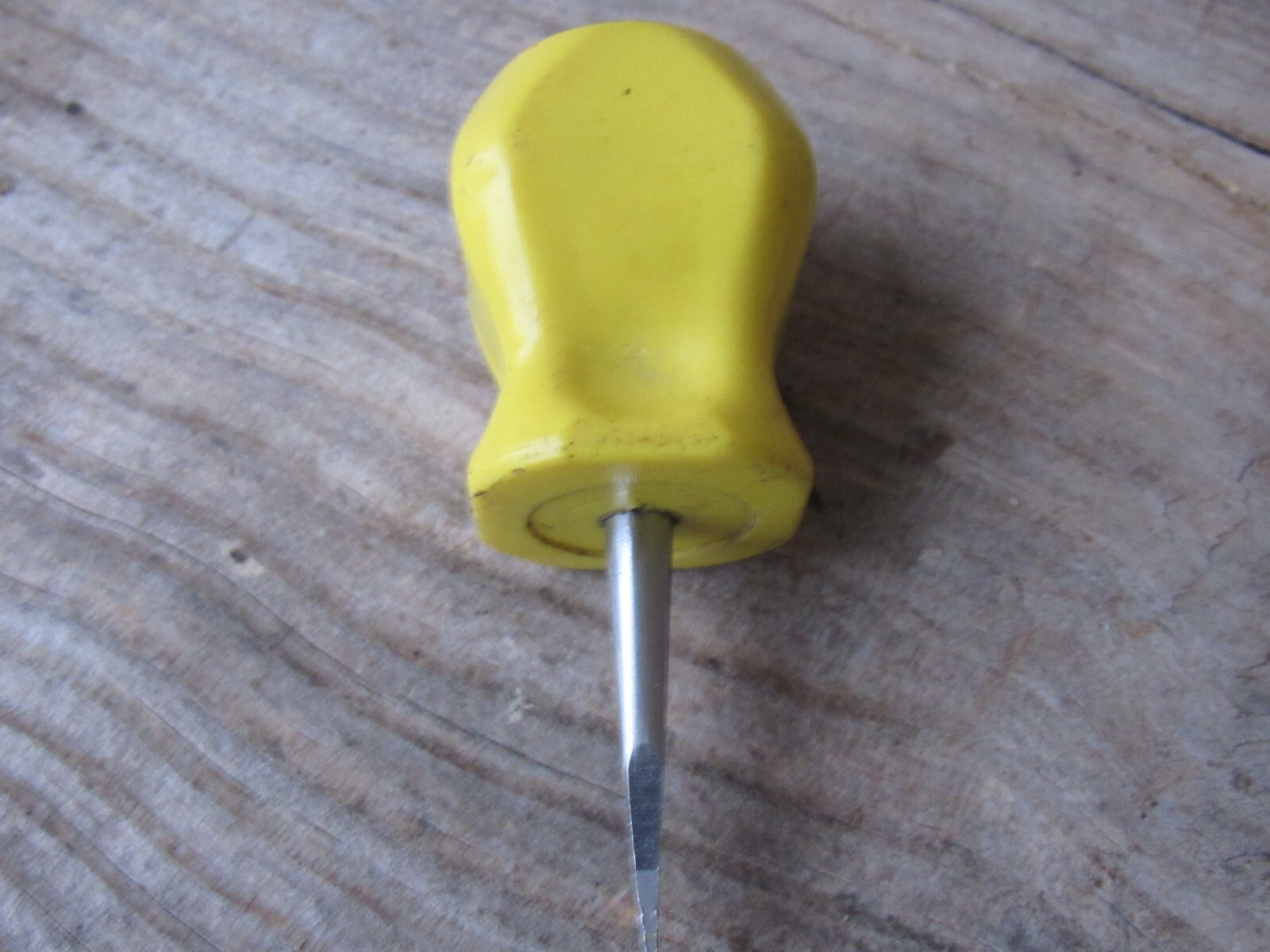 SNAP ON SDD1 STUBBY YELLOW HARD HANDLE SLOTTED STRAIGHT FLAT TIP SCREWDRIVER