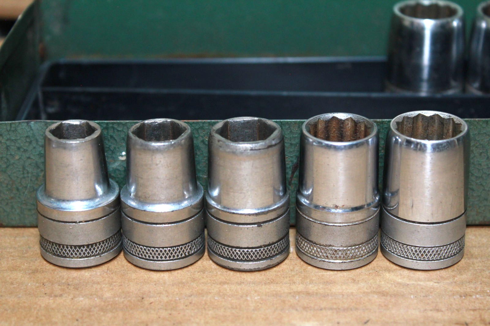 S-K TOOLS 1/2″ Drive Socket Set 17 pc 7/16″-1-1/8″ Ratchet-Breaker Bar-Extension