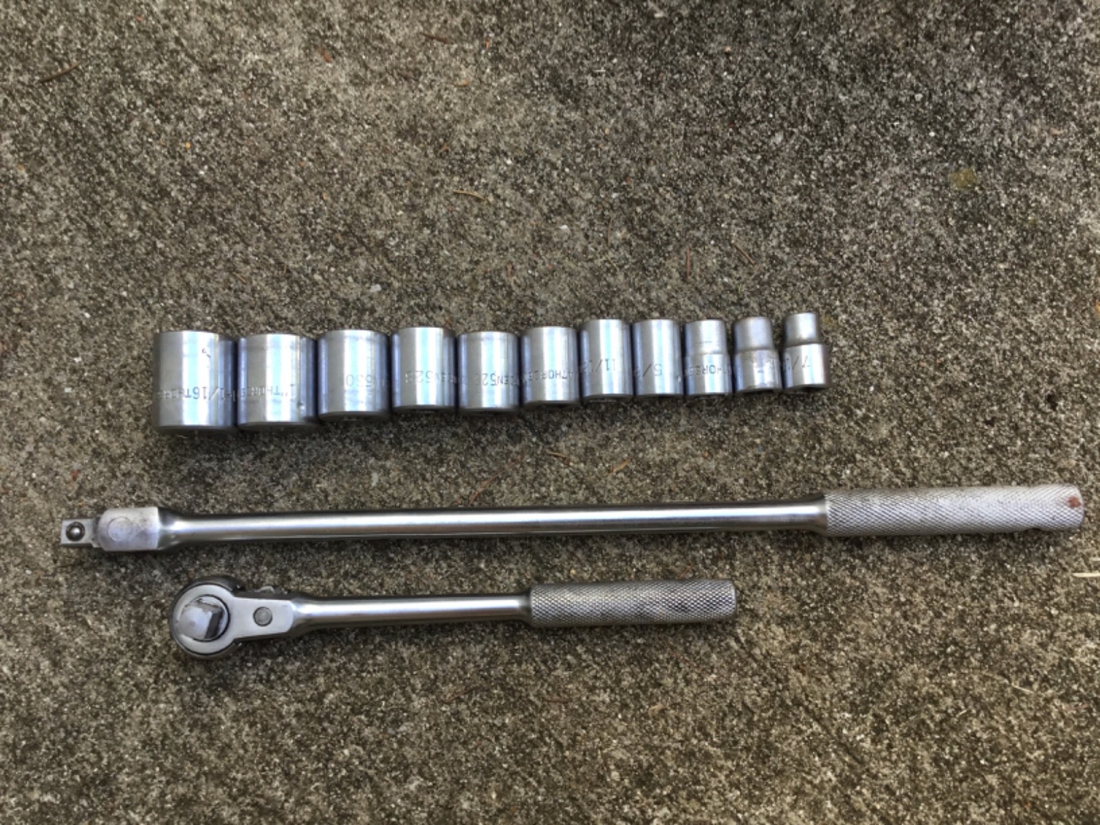 VTG Thorsen 13 Piece 1/2″ Drive SAE Socket Set Ratchet-Breaker Bar-Sockets