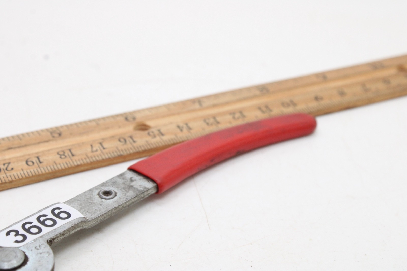 Unbranded 7″ Spring Loaded Red Rubber Handle External Snap Ring Pliers USA