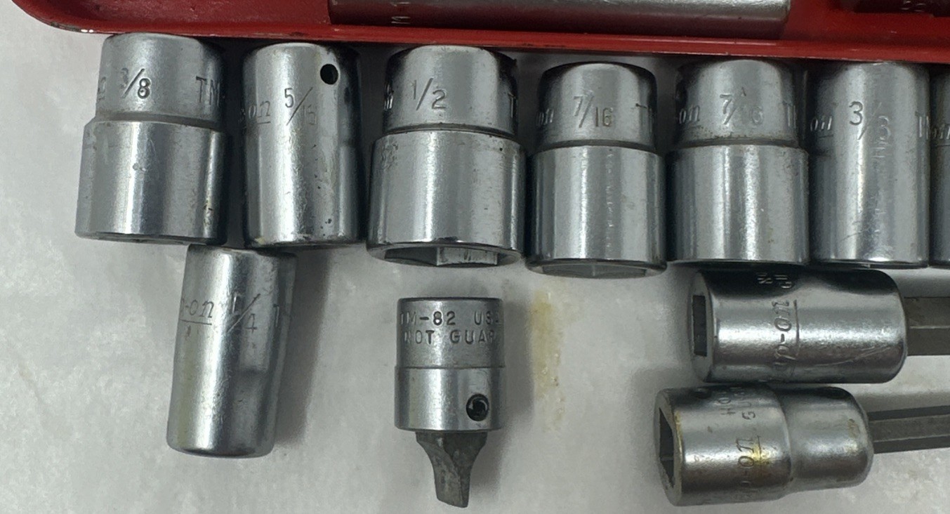 VTG Snap-On 42 Piece Socket Wrenches With Metal Case Dated 1955 Pre-Owned