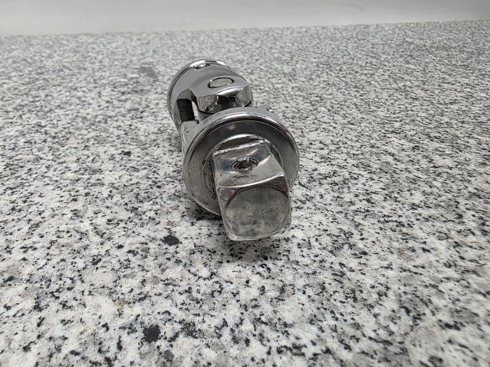 Snap-On L82A 3/4″ Drive Universal Swivel Joint Socket Locking Button USA