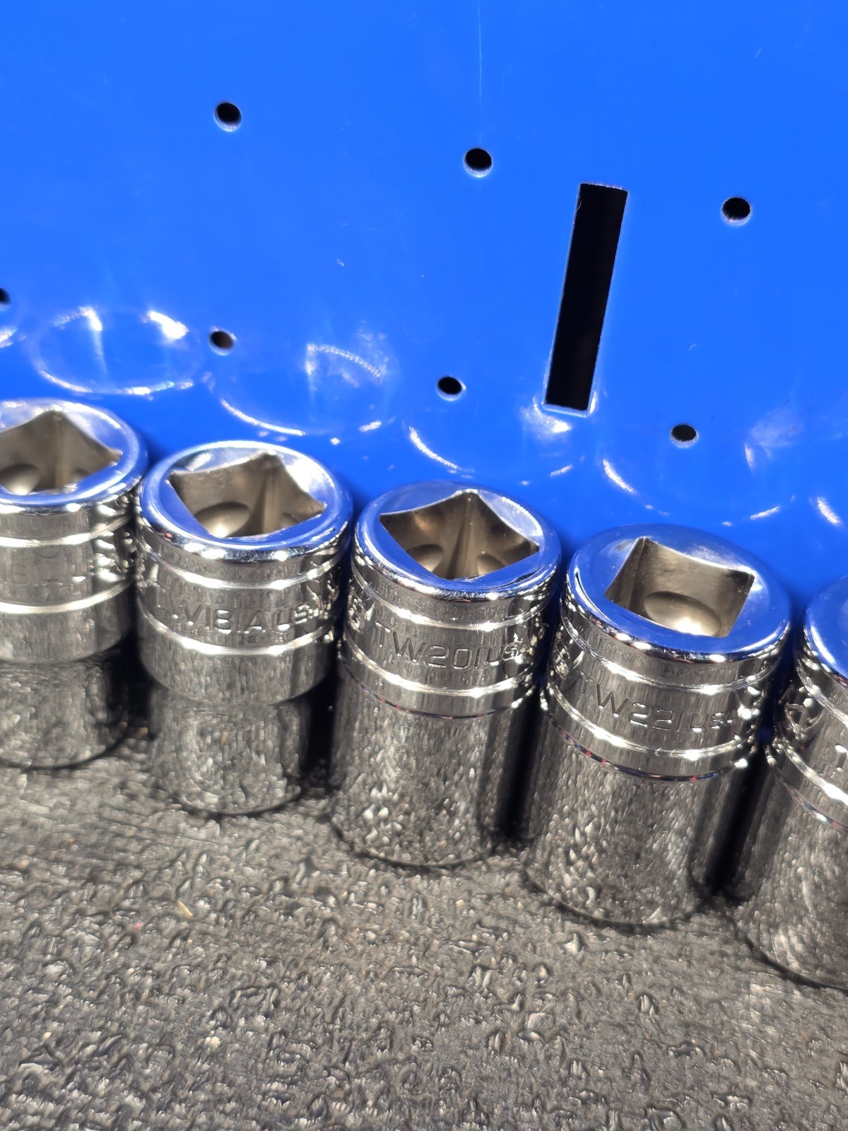 Snap-on 3/8″-1-1/8″ 13-Piece NICE 1/2″ Drive 6-Point Chrome Shallow Socket Set