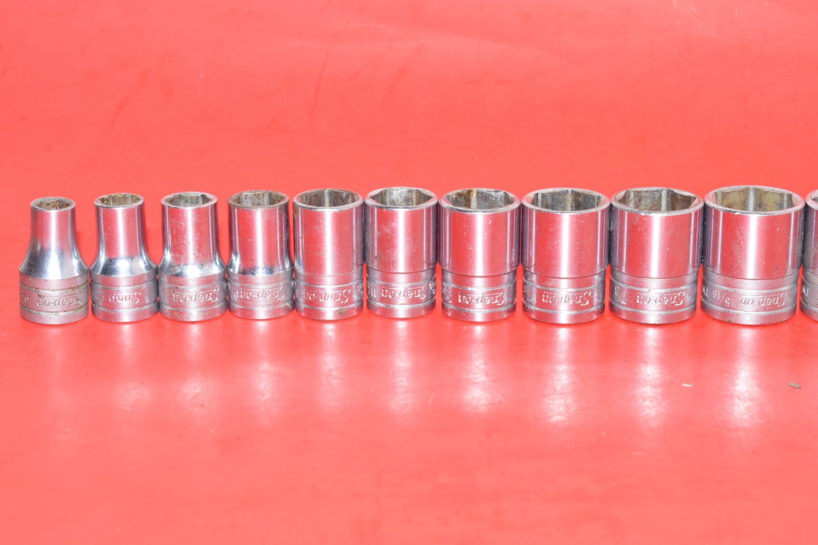 Snap-On 1/2″ Drive 16 PIECE SAE 3/8″ – 1-3/8″ Shallow 6-POINT Flank Socket Set