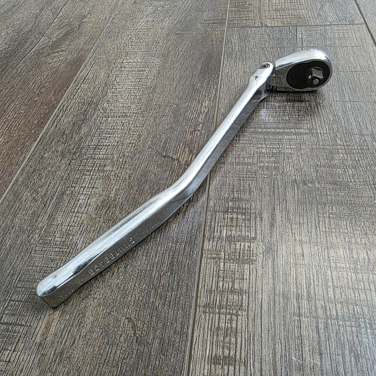 Craftsman 3/8″ Drive Flex Head Bent Handle Ratchet CMMT99439