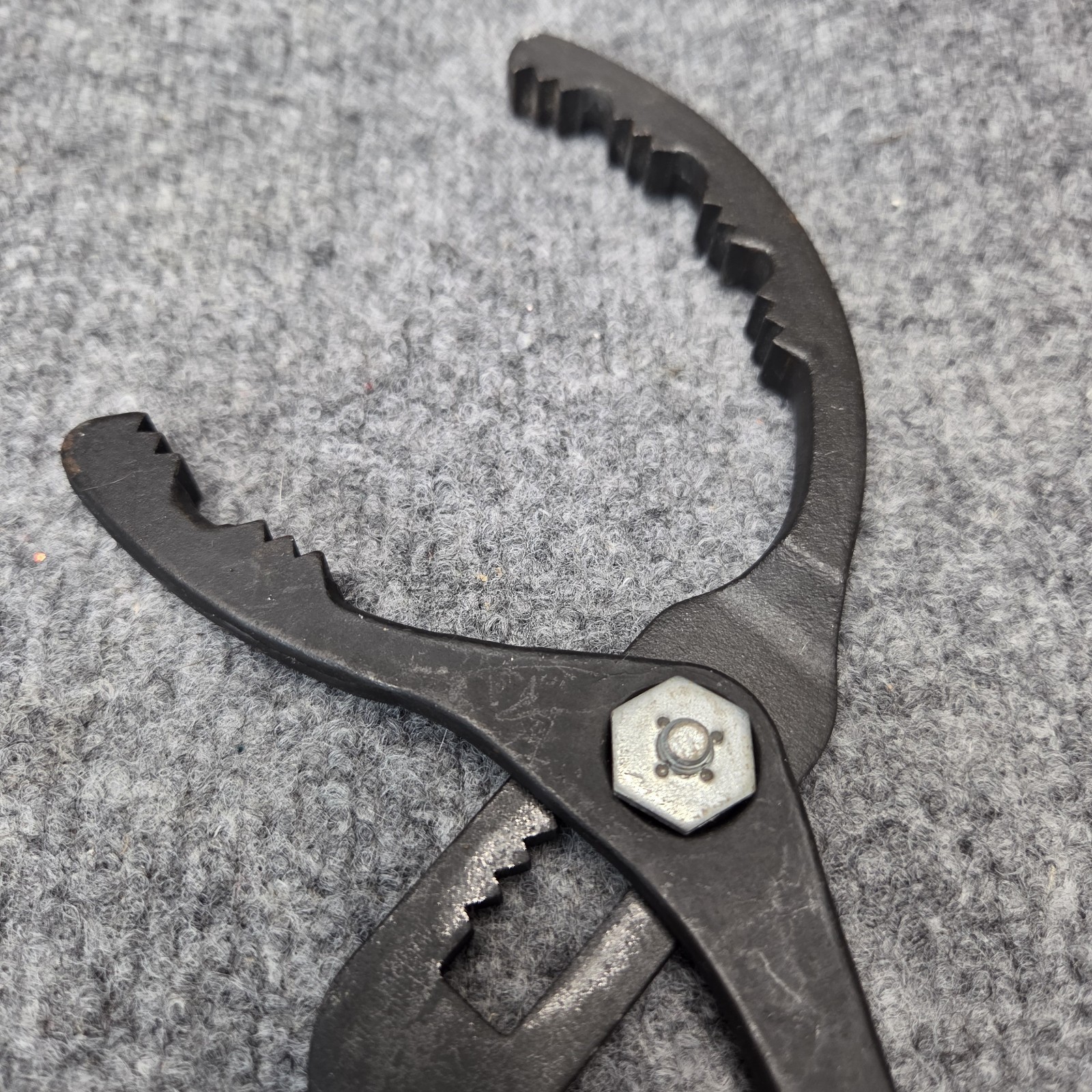 Craftsman PROFESSIONAL USA 20520 Adjustable 2-5″ Diameter Oil Filter Pliers